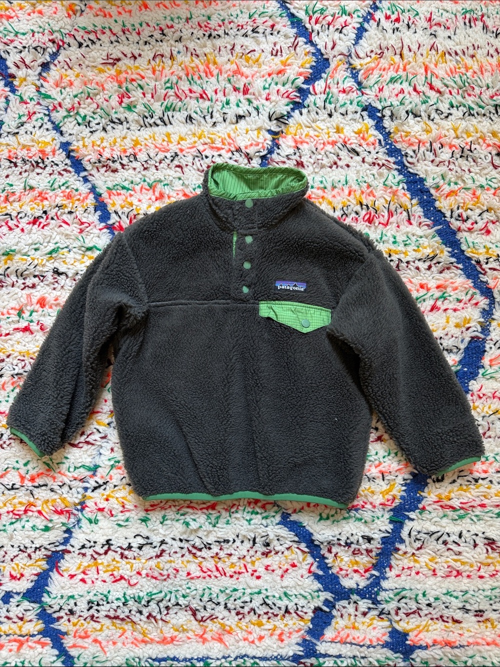 Patagonia Charcoal Sherpa Pullover - reversible to nylon. Size 3T.